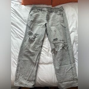 American Eagle Mom Jean